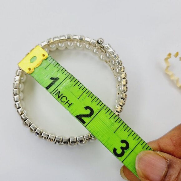 White Fashion Pearls and Crystals Three Coil Link Wrap Around Stretch Bracelet - Picture 9 of 9